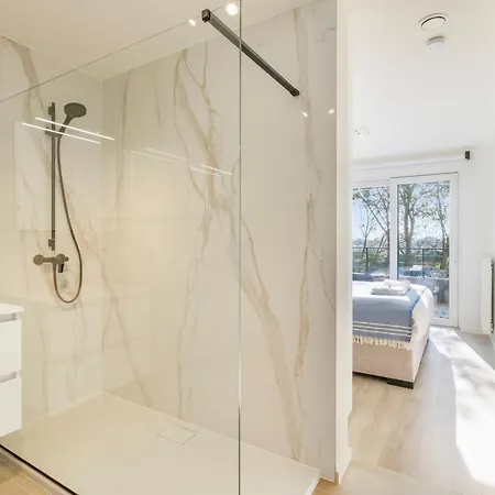 Apartment The Waves-luxurious 3bedroom App W Big Terrace & Garage Ostend