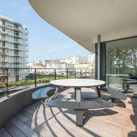 The Waves-luxurious 3bedroom App W Big Terrace & Garage Apartment