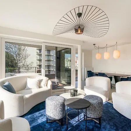 The Waves-luxurious 3bedroom App W Big Terrace & Garage Apartment *
